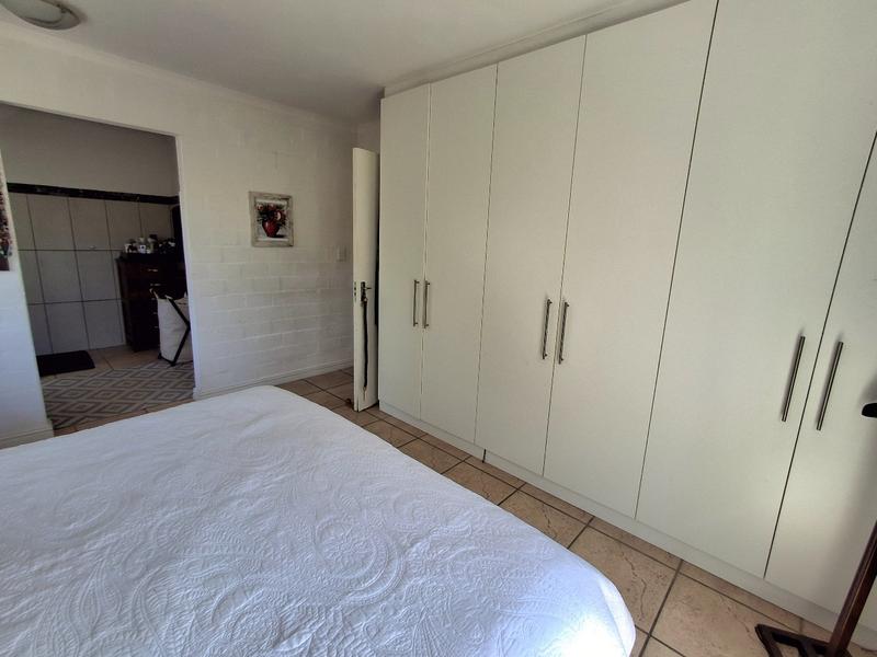 3 Bedroom Property for Sale in Britannia Bay Western Cape